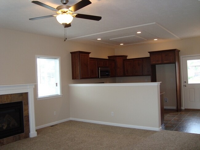 Building Photo - Pet Friendly Single Family Home w/attached garage and RV Parking