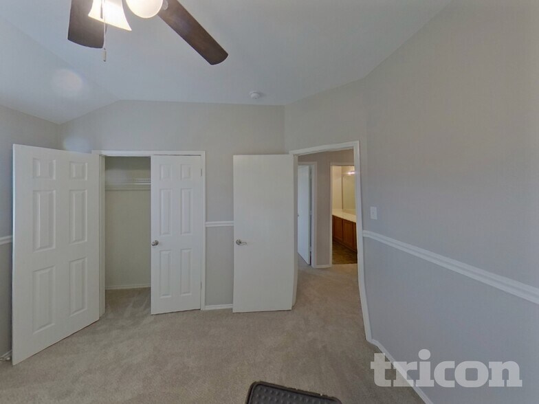 Building Photo - 521 Sandy Ln