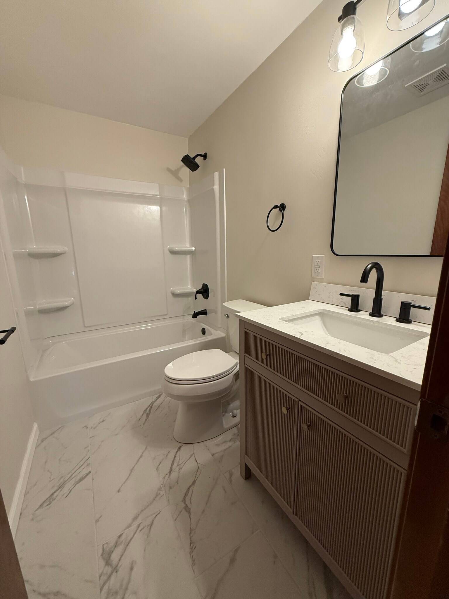 Building Photo - 1472 Stafford Rd