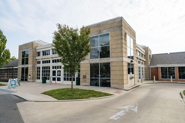Building Photo - 2048 Jervis Rd