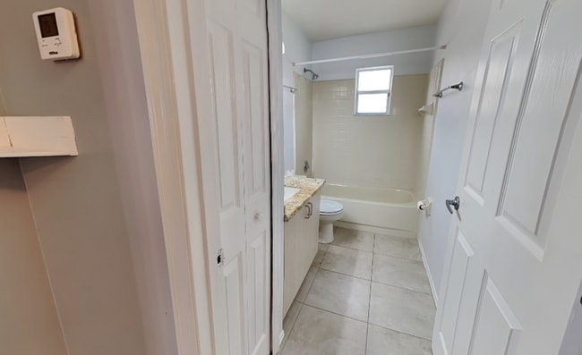 Building Photo - 1118 Vista Palma Way