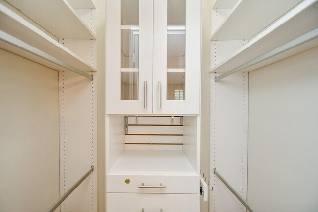 Building Photo - 20735 Park Pine Ln