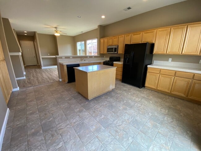 Building Photo - Beautiful 3 Bedroom + 1 FLEX ROOM Single Story House in South Meadows Reno