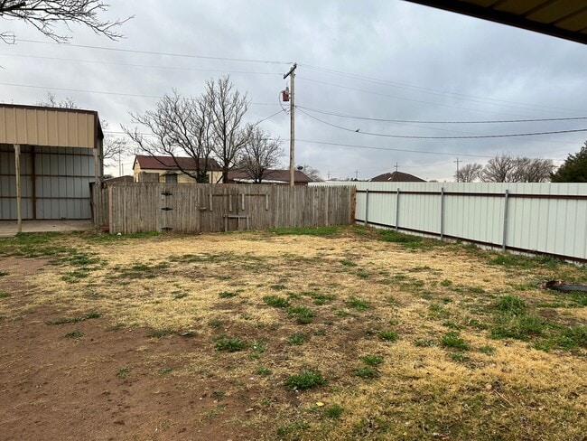 Building Photo - 1025 W Terry St