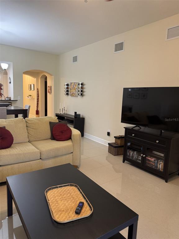 Building Photo - 240 West End Dr