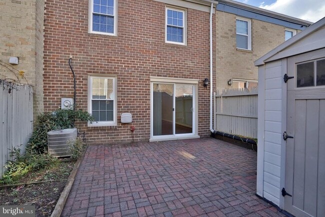 Building Photo - 3181 Welby Ct