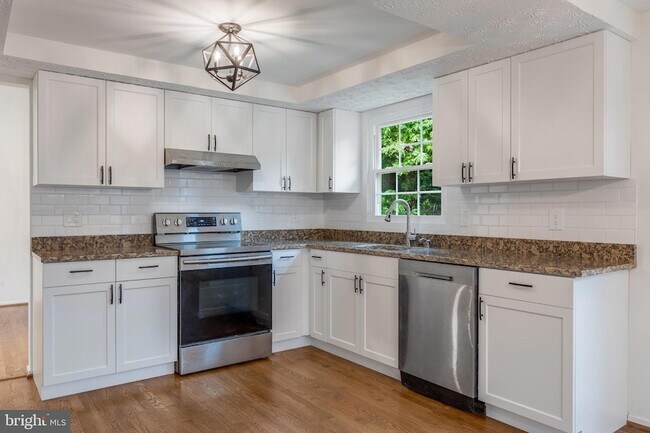 Building Photo - 9410 Onion Patch Dr