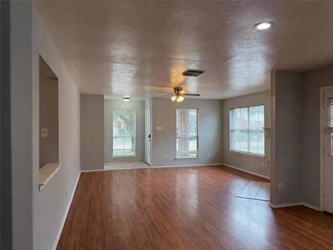 Building Photo - 7427 Briargate Dr