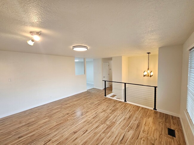 Building Photo - Newly Remodeled 3 Bed 2 Bath Home In Ameri...