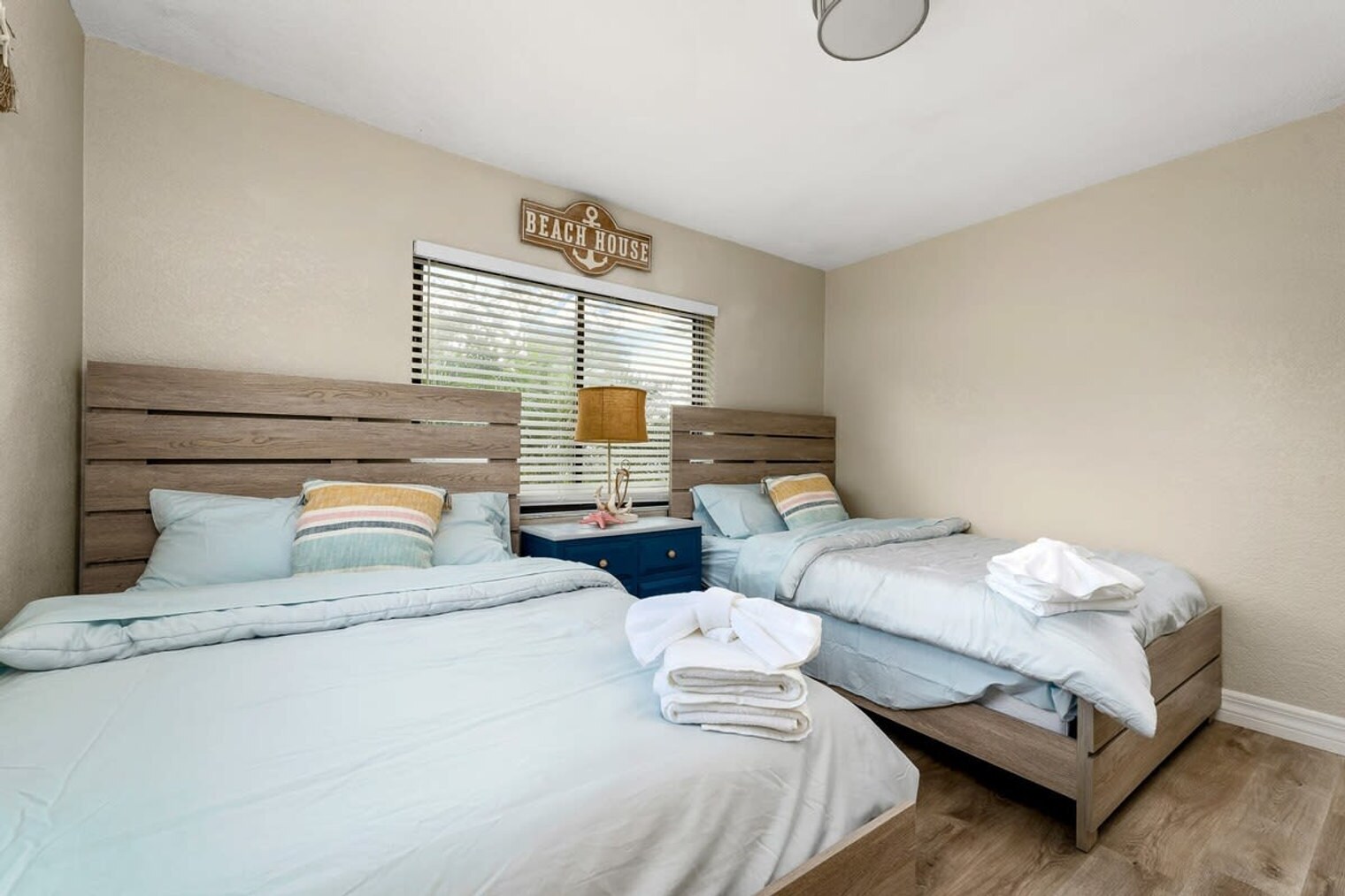 Building Photo - 6660 Date Palm Ave S