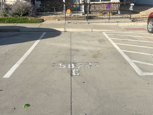 Building Photo - Beautifully Updated Townhome Near DIA