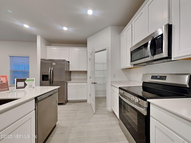 Building Photo - 9005 Latigo Ln