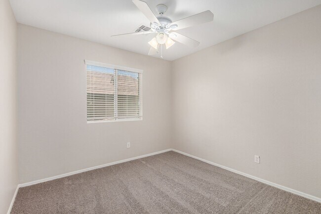 Building Photo - New Listing in Buckeye