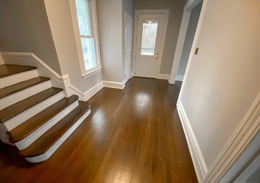 Foyer - 426 Cornelia St