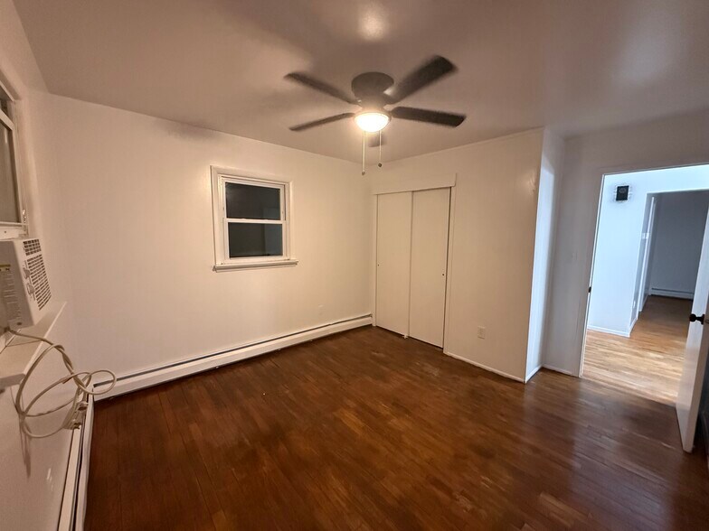 Building Photo - 7 Charles St