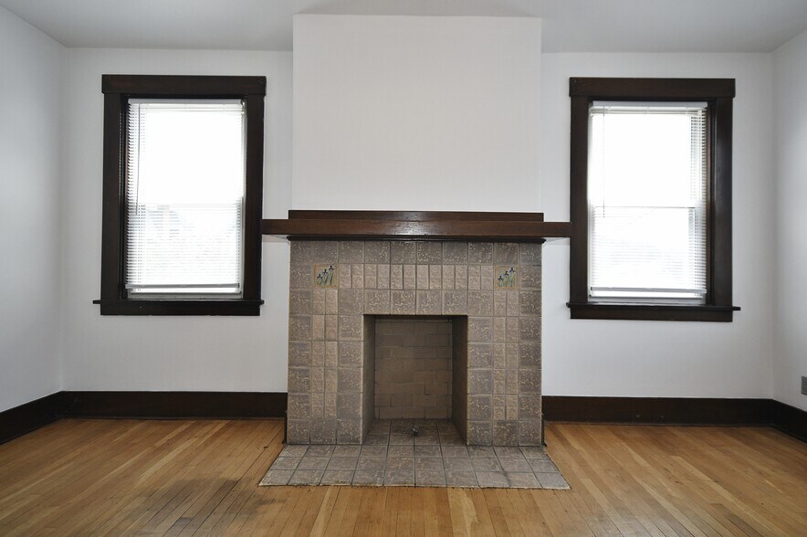 Decorative Fireplace - 2017 West St