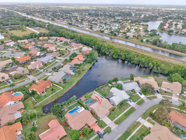 Building Photo - 9208 Sun Pointe Dr