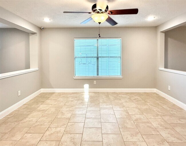 Building Photo - 16026 Arapaho Bend Ln