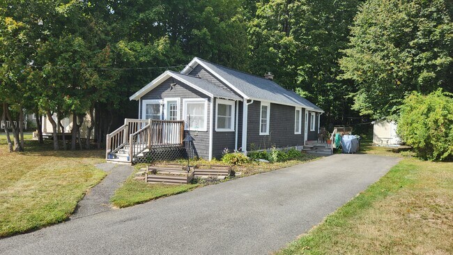 Primary Photo - 176 W North St