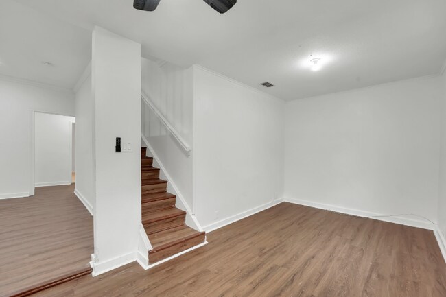 Building Photo - 610 Williams Ave