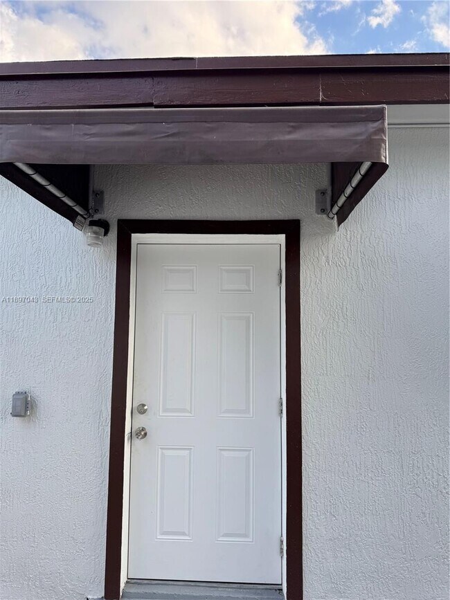 Building Photo - 555 NW 100th Terrace