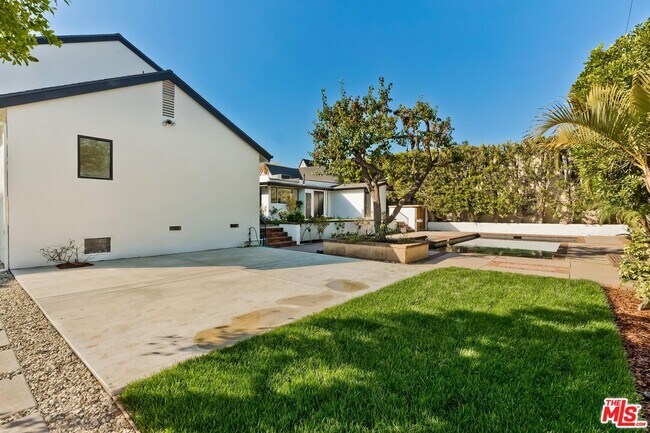 Building Photo - 612 Elm Dr