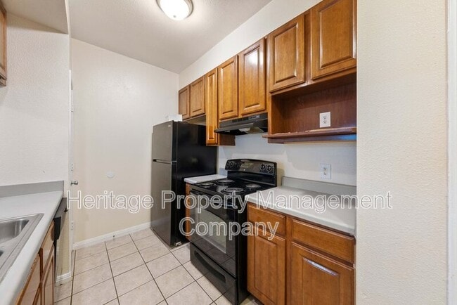 Building Photo - 518 Dukeway Dr