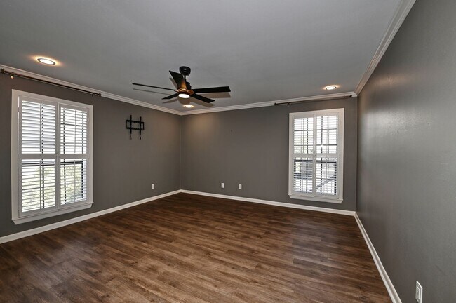 Building Photo - ALAMO HEIGHTS SCHOOL DISTRICT CONDO