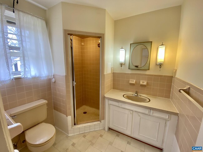 Building Photo - 119 Tanbark Dr