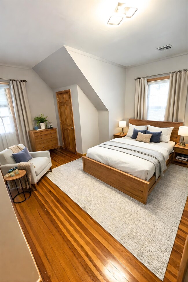 Building Photo - 24 Bloomfield Way