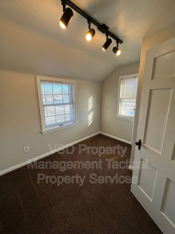 Building Photo - 12930 Havana Rd