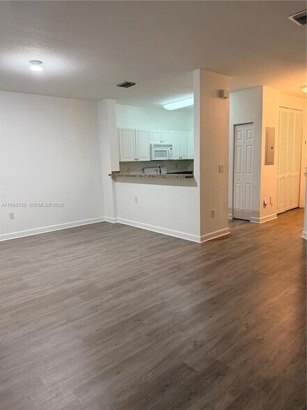 Building Photo - 1720 NE 33rd Ave