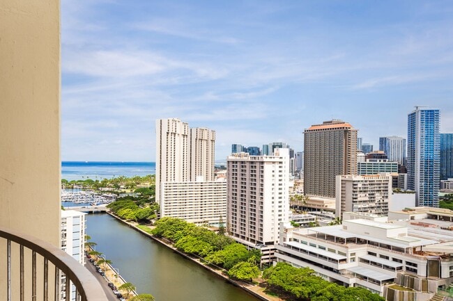 Building Photo - Newly Renovated. Ocean & Marina Views. Assigned Parking.