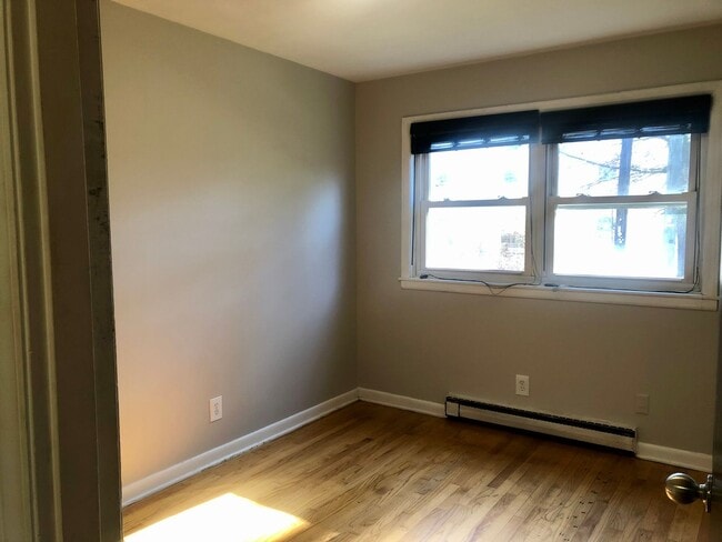Building Photo - Awesome 2BR/1Bathroom Apartment in popular LAKEWOOD near Duke University!
