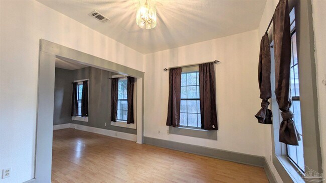 Building Photo - 1014 W Gregory St