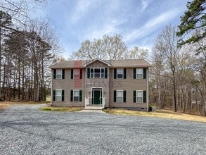 Building Photo - Zion Crossroads Colonial Rental 3Bed/2.5Bath