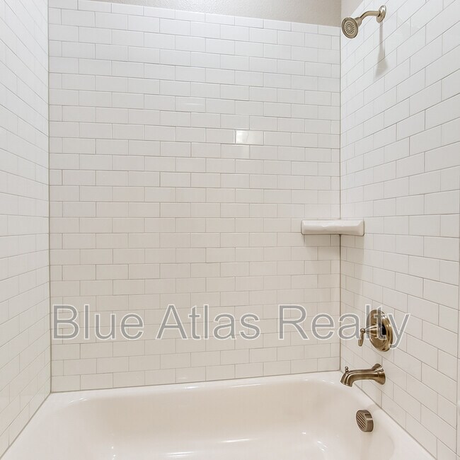 Building Photo - 4001 Bear Creek Ct