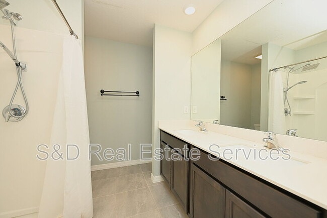 Building Photo - 1563 Swan Lake Cir
