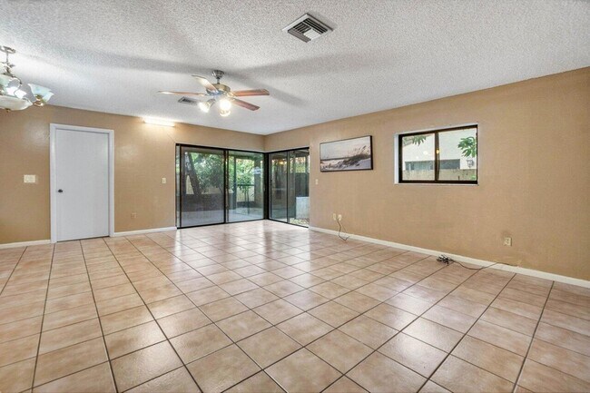 Building Photo - 2780 Norfolk Pine Ct