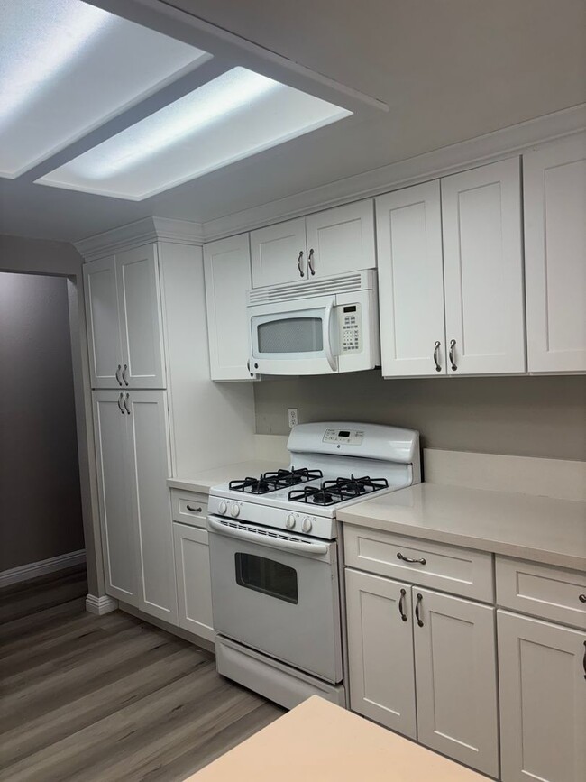 Building Photo - 26219 Corona Dr