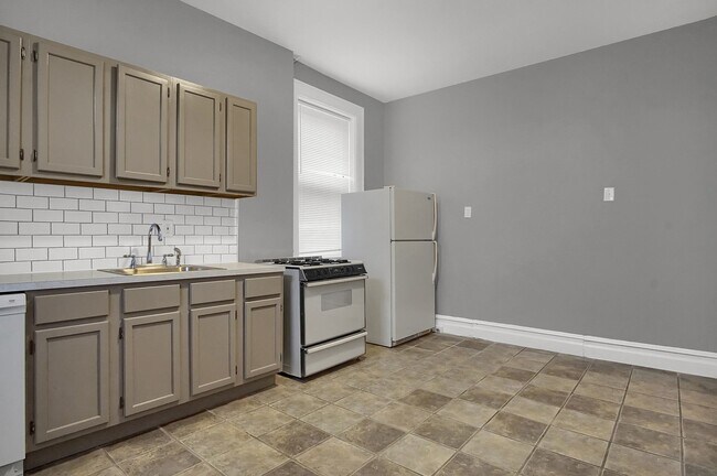 Building Photo - 2927 Magnolia Ave