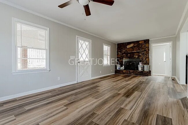 Building Photo - 4346 Pinebrook Dr
