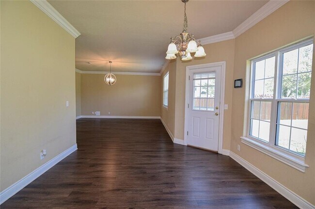 Building Photo - 6113 W Pleasant Dr