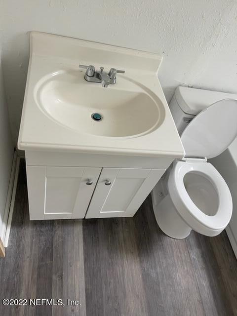 Building Photo - 1019 W 6th St