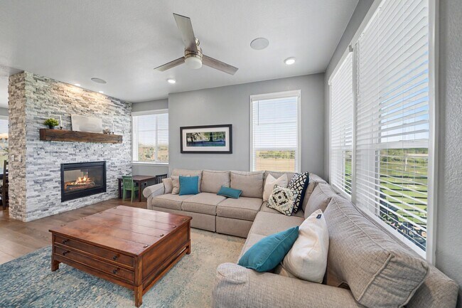 Building Photo - 1530 Castle Creek Cir