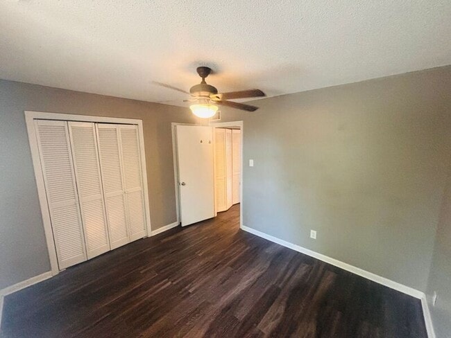 Building Photo - 9 Meredith Ct