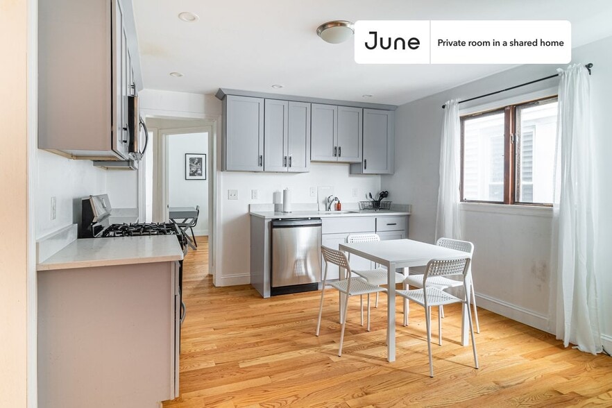 Building Photo - Room in Shared 6 bed/2 bath home in Somerville