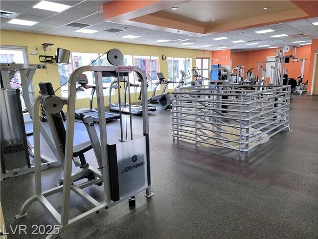 Building Photo - FABULOUS PARK AVENUE--MIDRISE LIVING!!