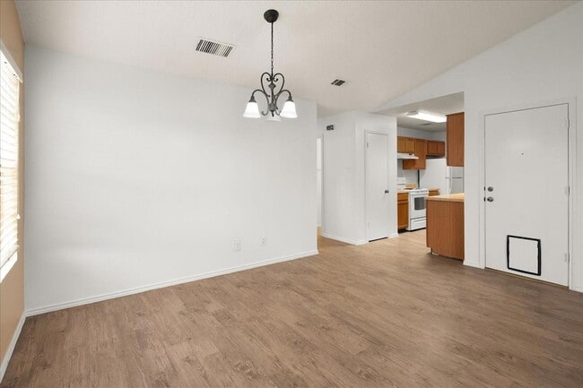 Building Photo - 220 Sailmaster St