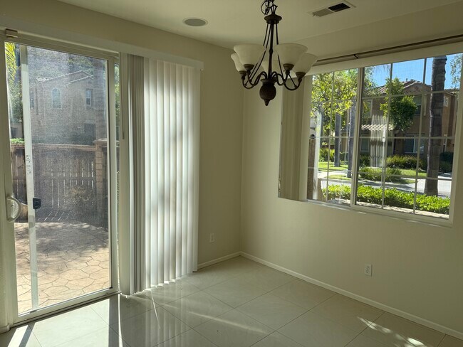 Building Photo - 915 Mira Lago Way